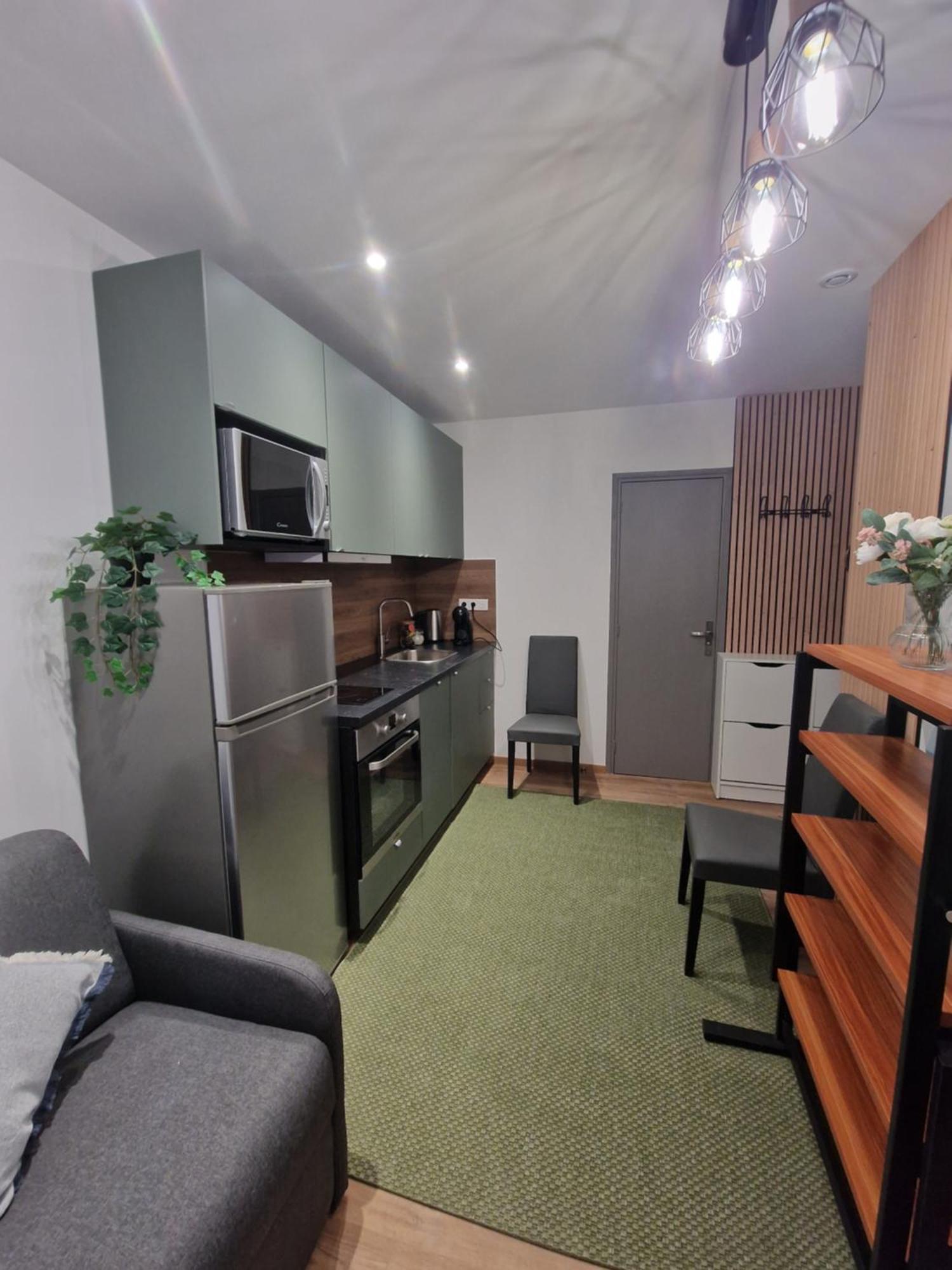 Maison D'Hotes Avec 3 Appartements Et Un Studio Viry-Châtillon Exterior foto